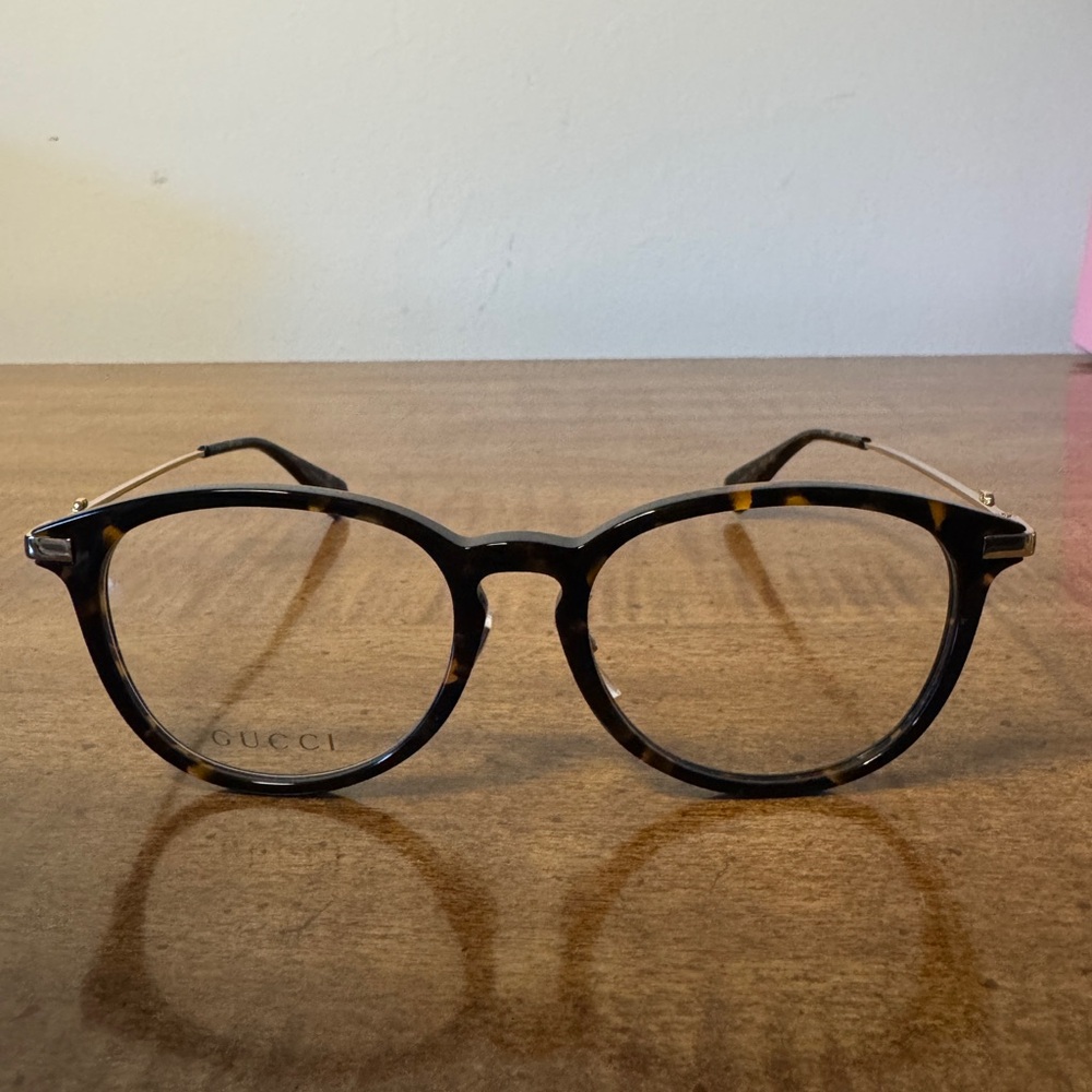Authentic Gucci eyeglasses unworn